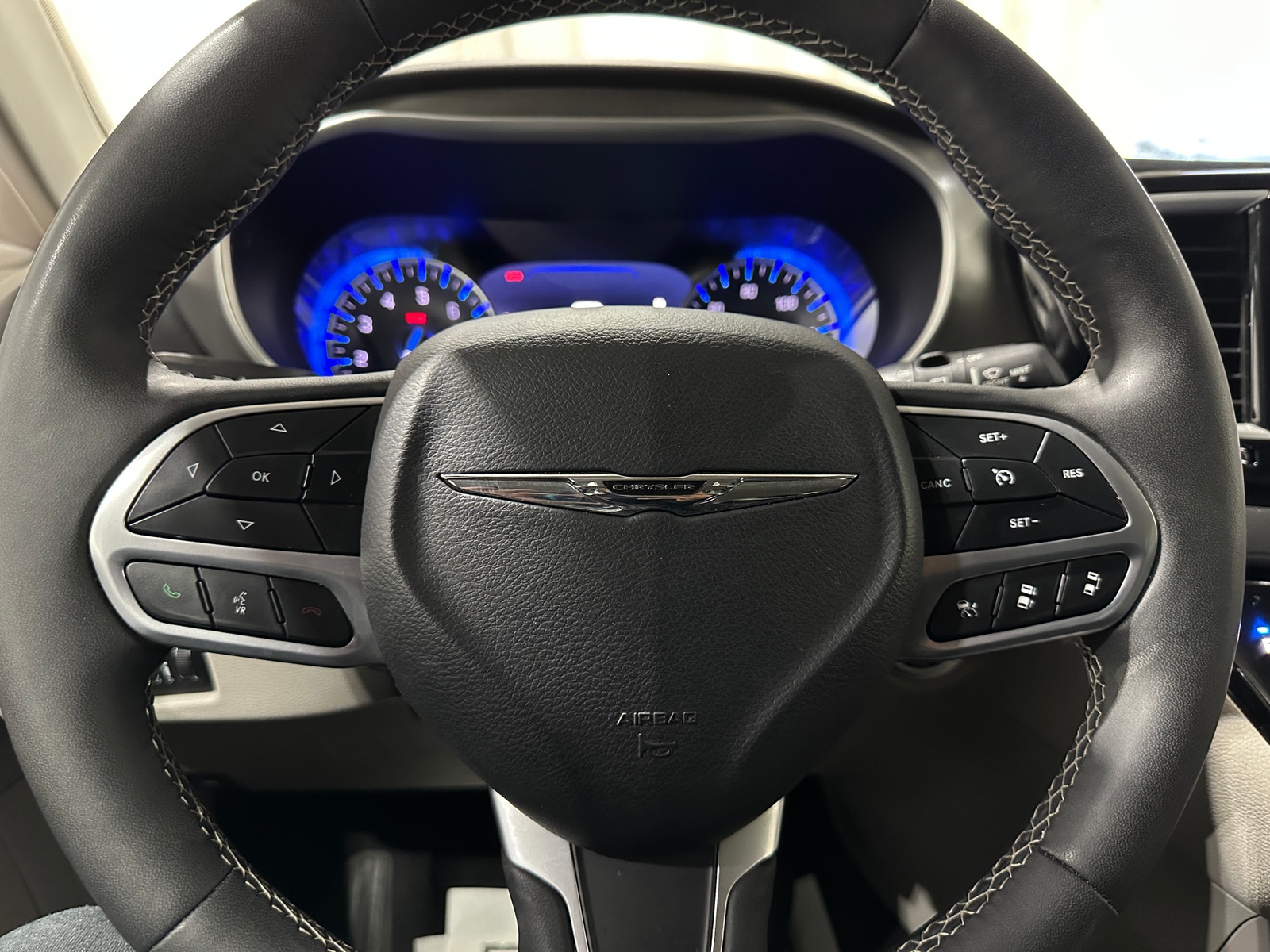 Thumbnail: 2024 Chrysler Pacifica - 4