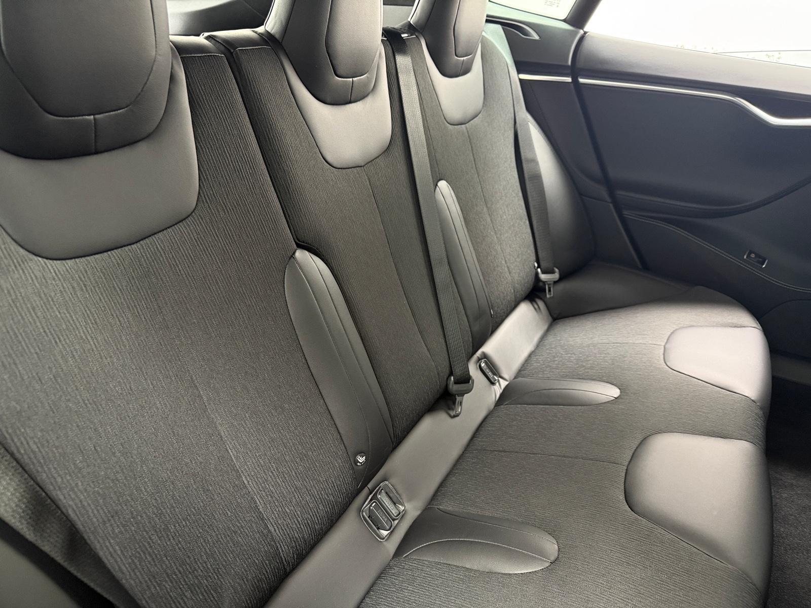 Thumbnail: 2017 Tesla Model S - 4