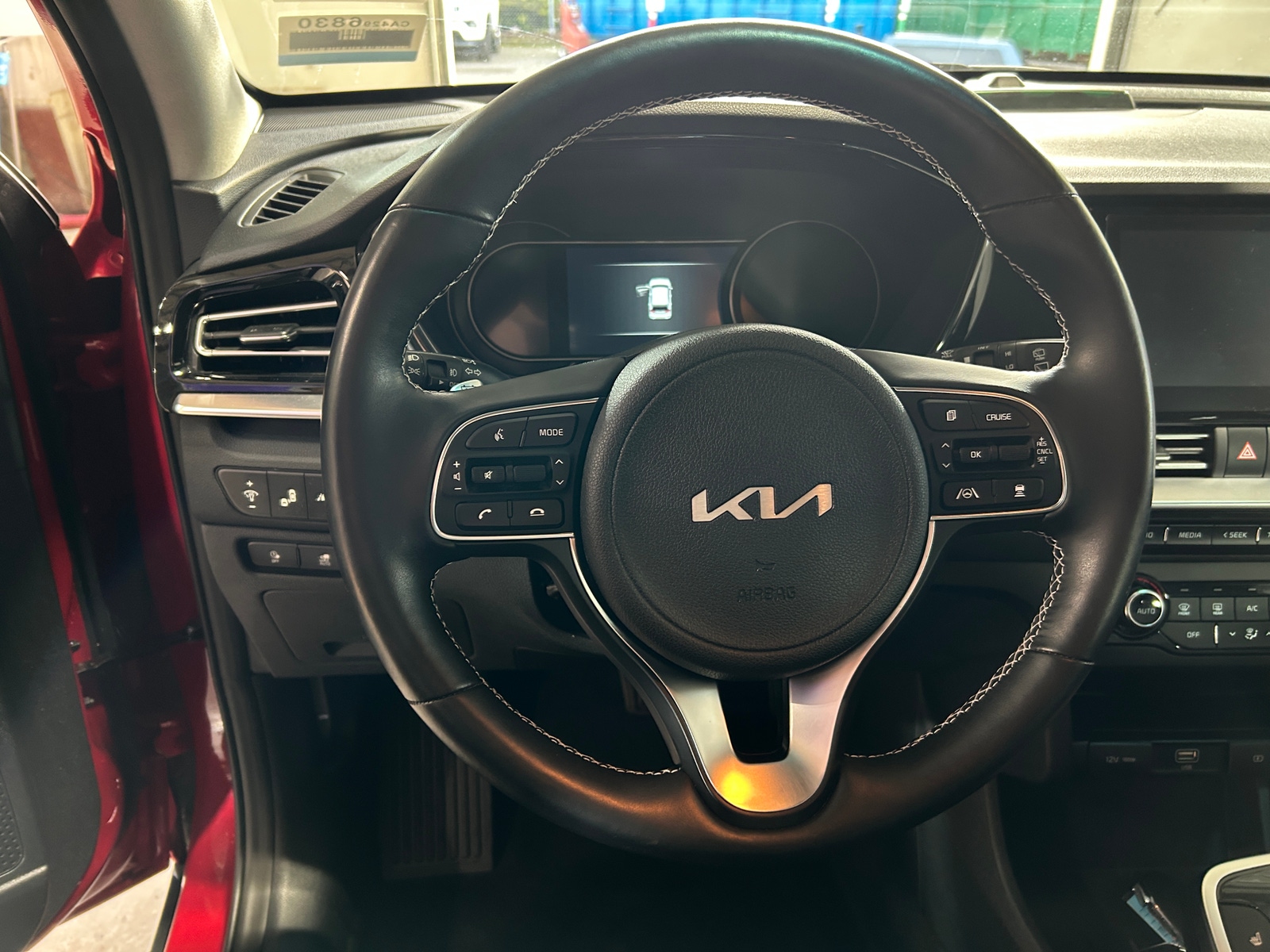 Thumbnail: 2022 Kia Niro - 5