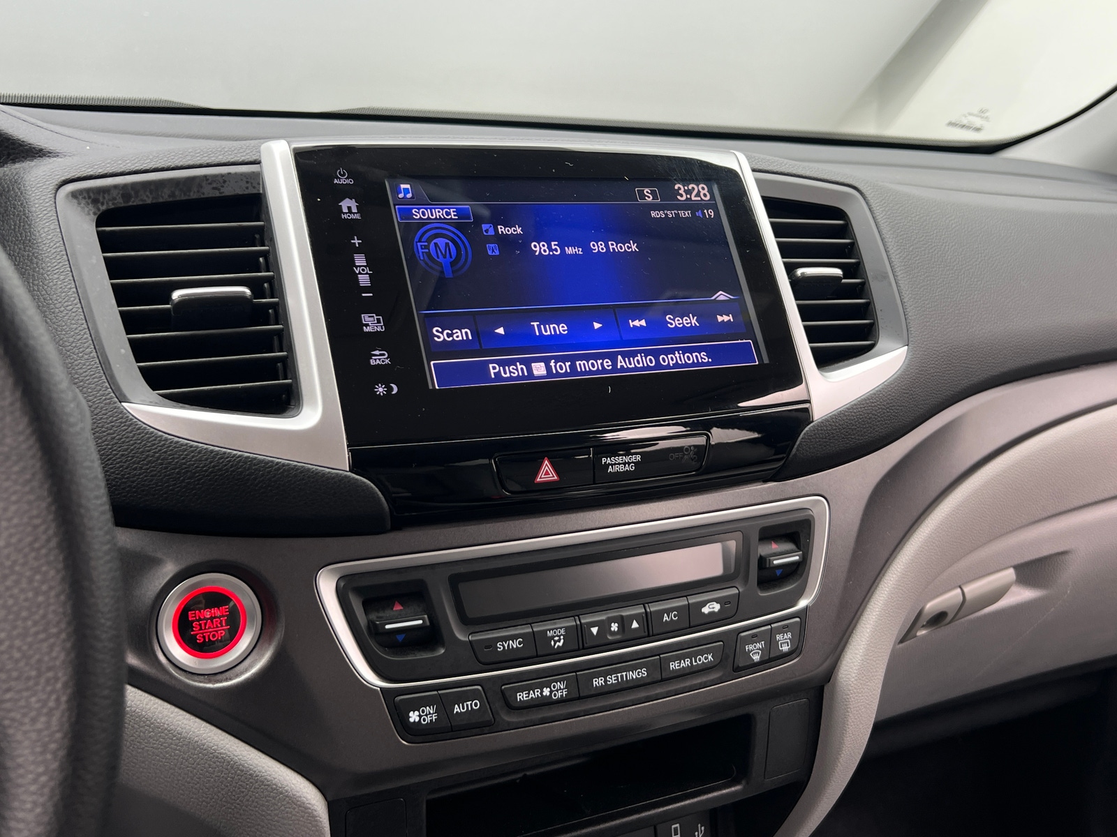 Thumbnail: 2018 Honda Pilot - 4