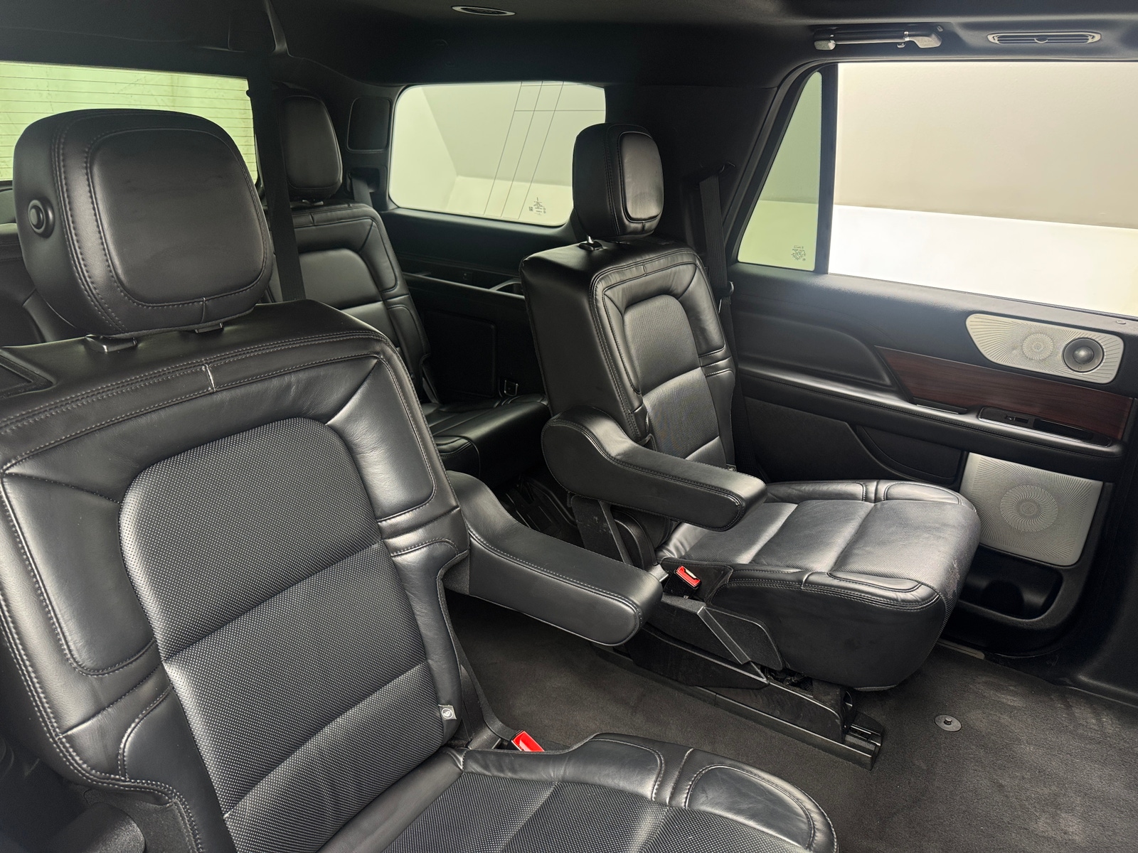 Thumbnail: 2020 Lincoln Navigator - 5