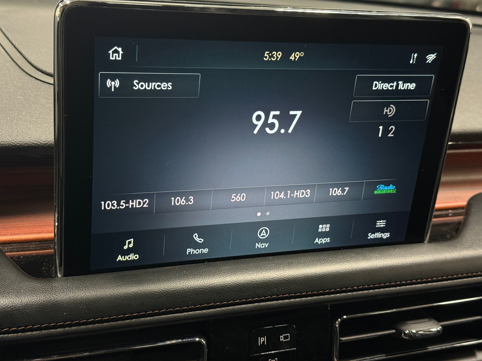 Thumbnail: 2023 Lincoln Aviator - 3