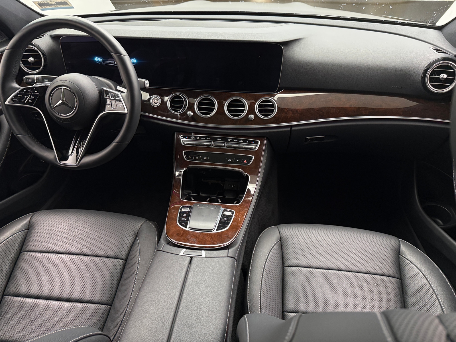 Thumbnail: 2022 Mercedes-Benz E-Class - 2