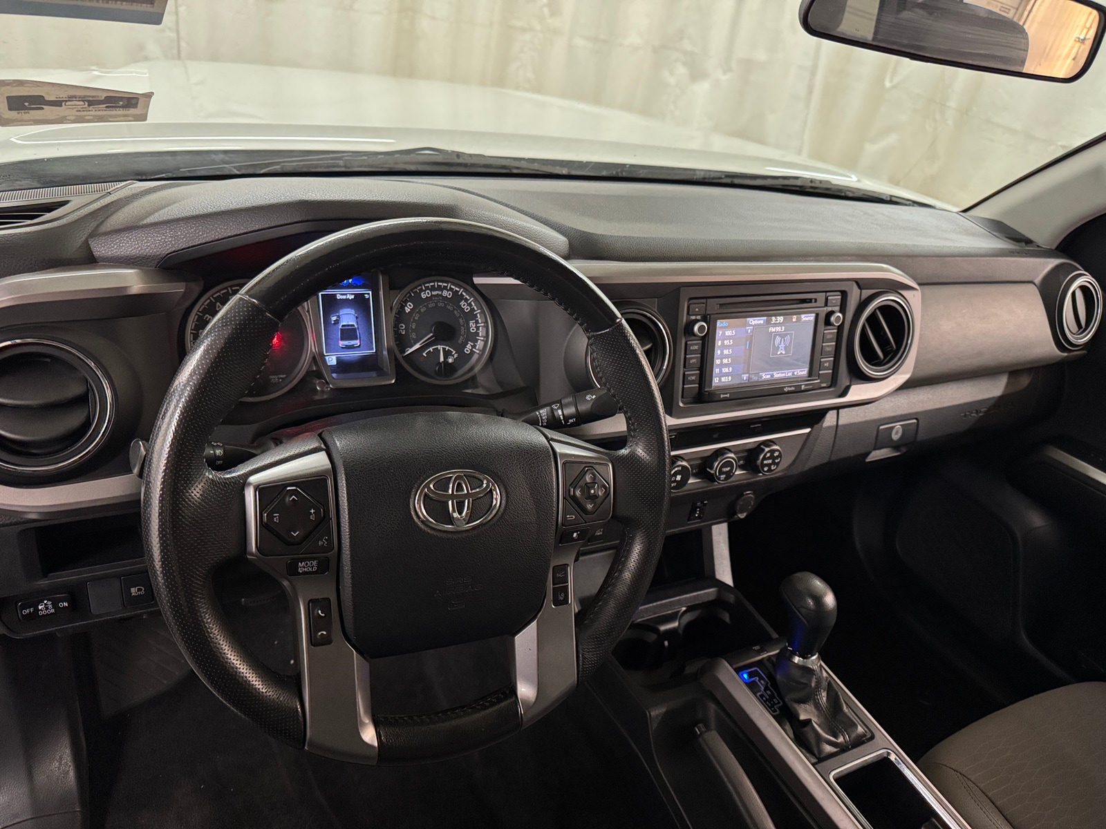 Thumbnail: 2019 Toyota Tacoma - 3