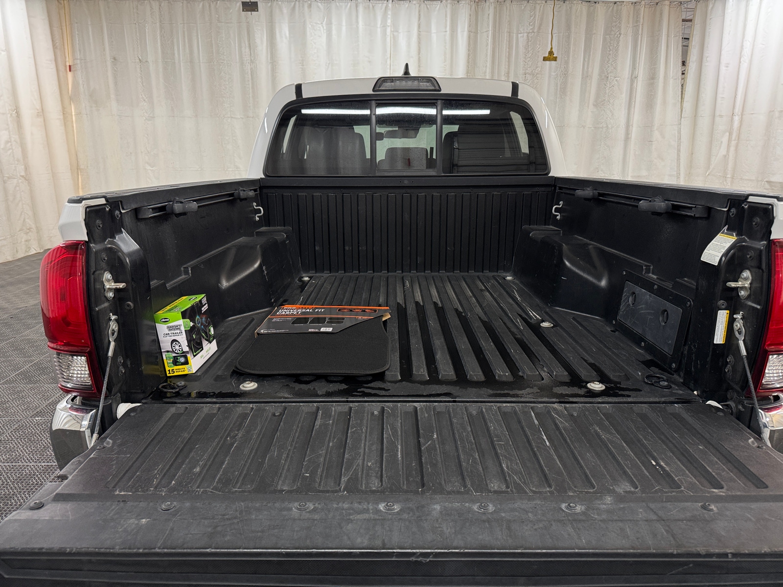 Thumbnail: 2019 Toyota Tacoma - 7