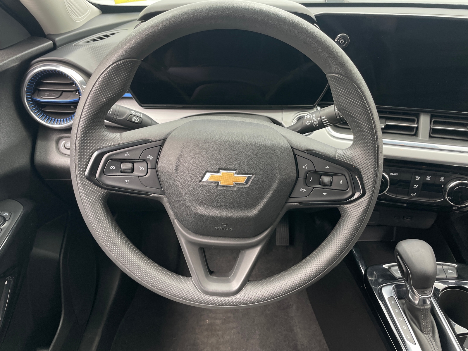 Thumbnail: 2025 Chevrolet Trax - 5