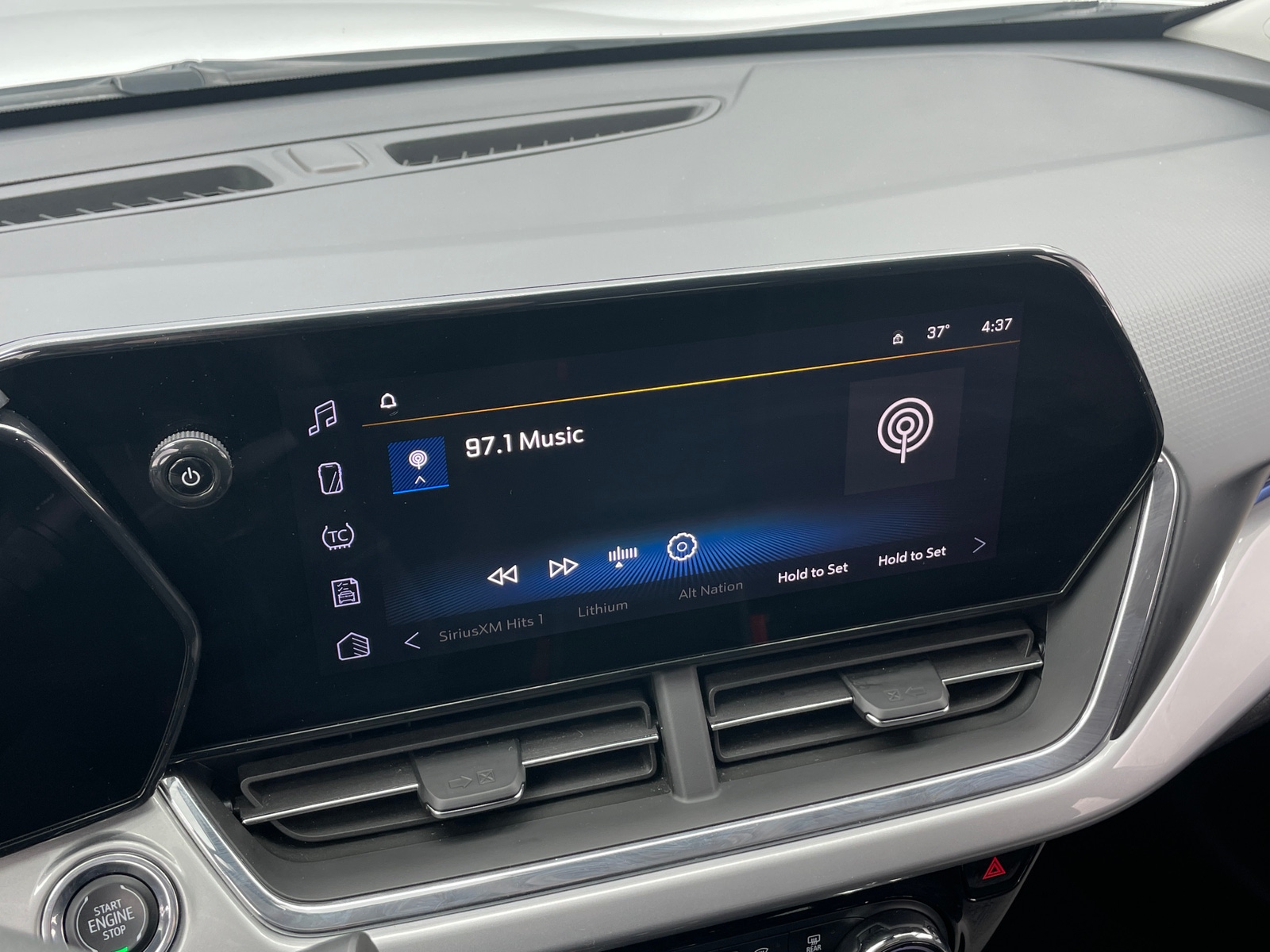 Thumbnail: 2025 Chevrolet Trax - 4