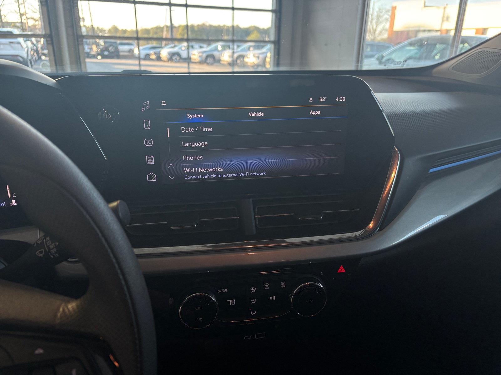 Thumbnail: 2025 Chevrolet Trax - 4