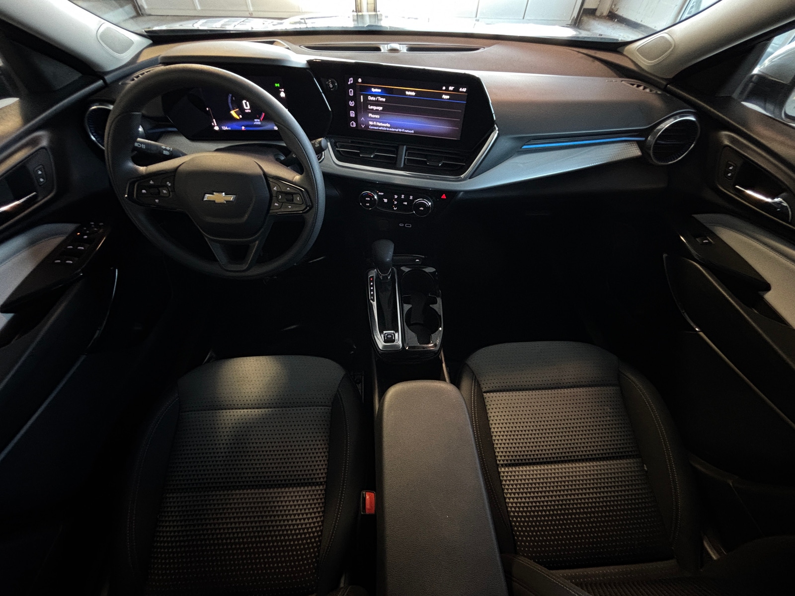 Thumbnail: 2025 Chevrolet Trax - 3