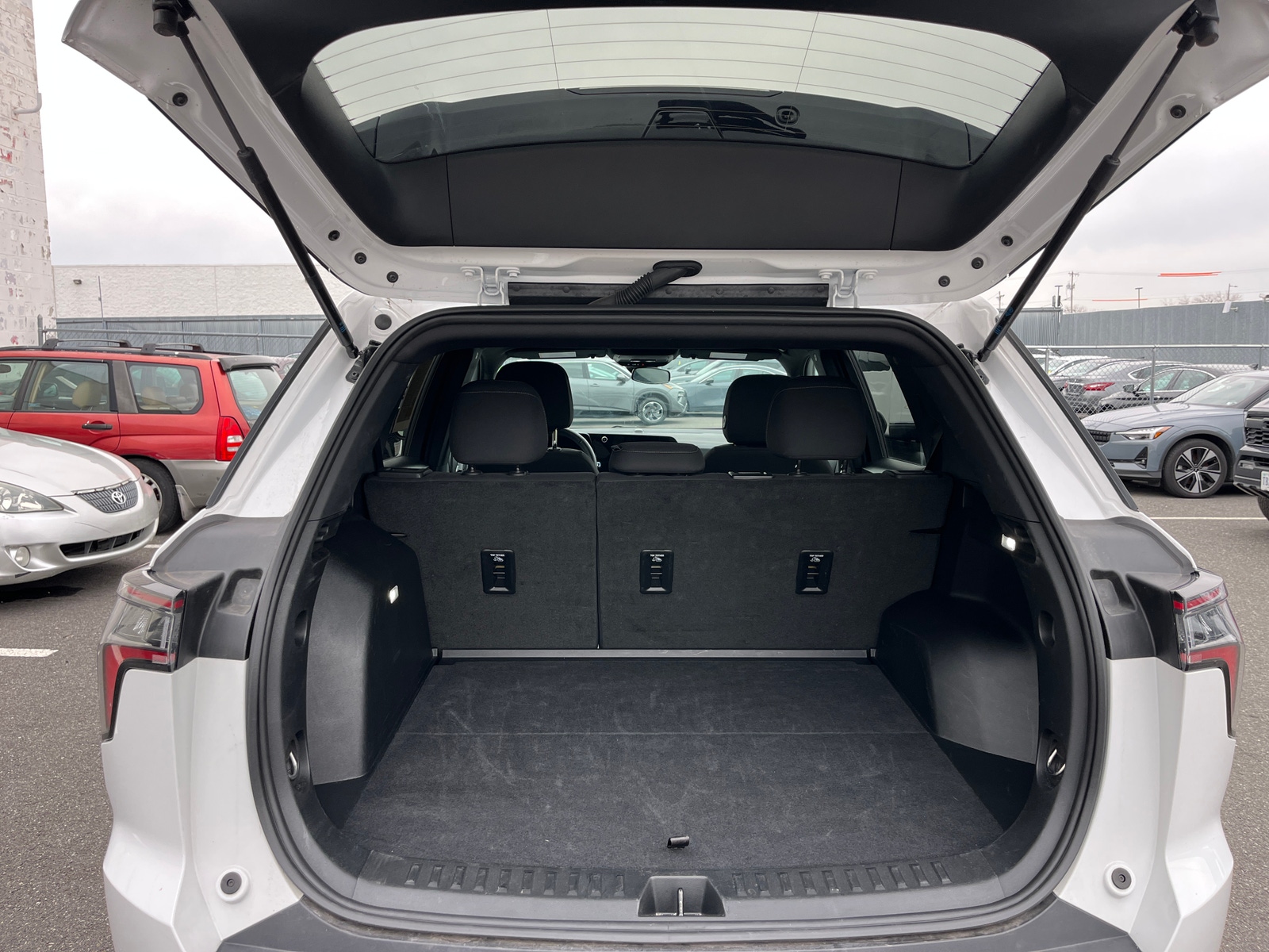 Thumbnail: 2025 Chevrolet Equinox - 6