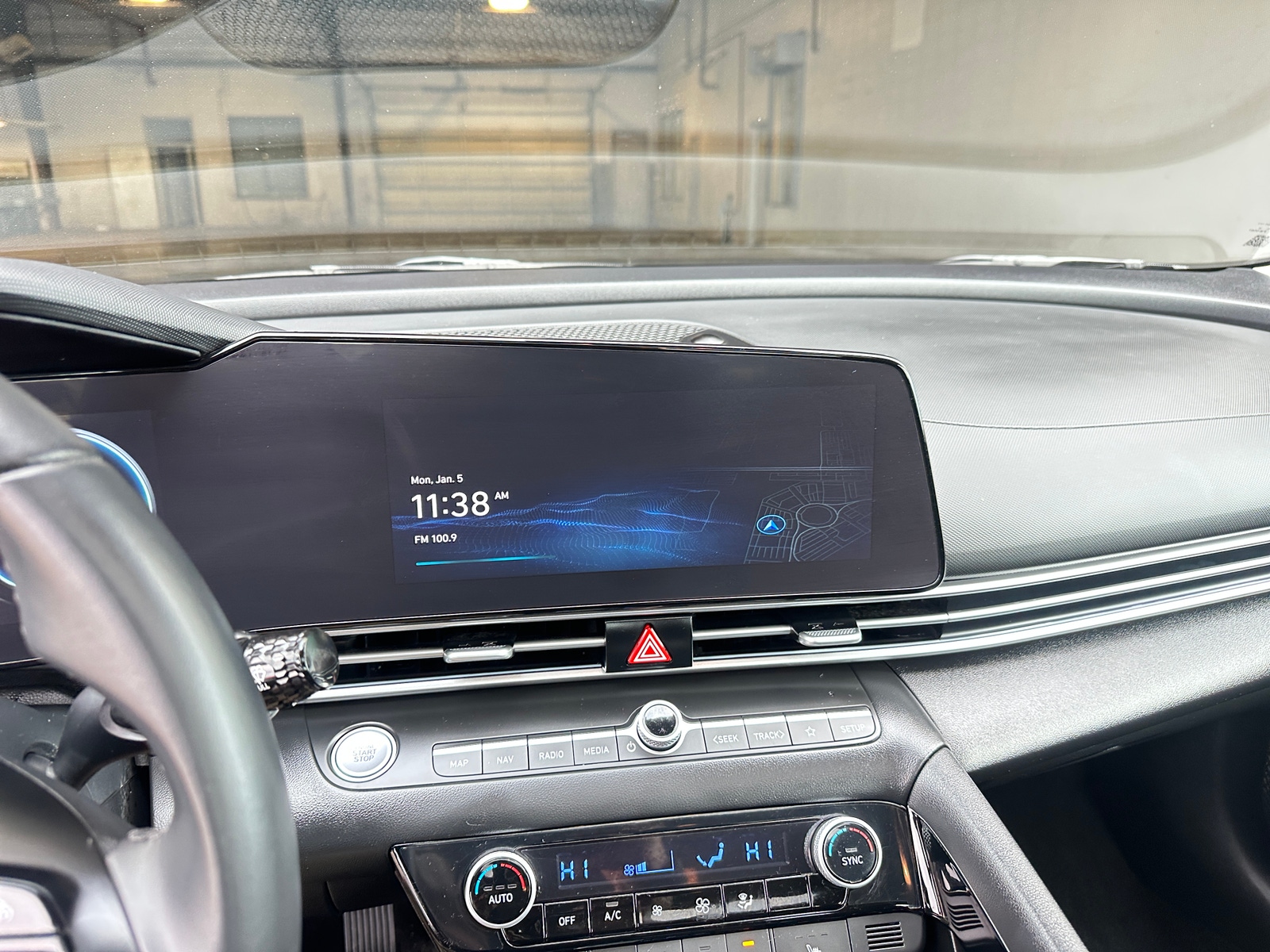 Thumbnail: 2025 Hyundai Elantra - 4