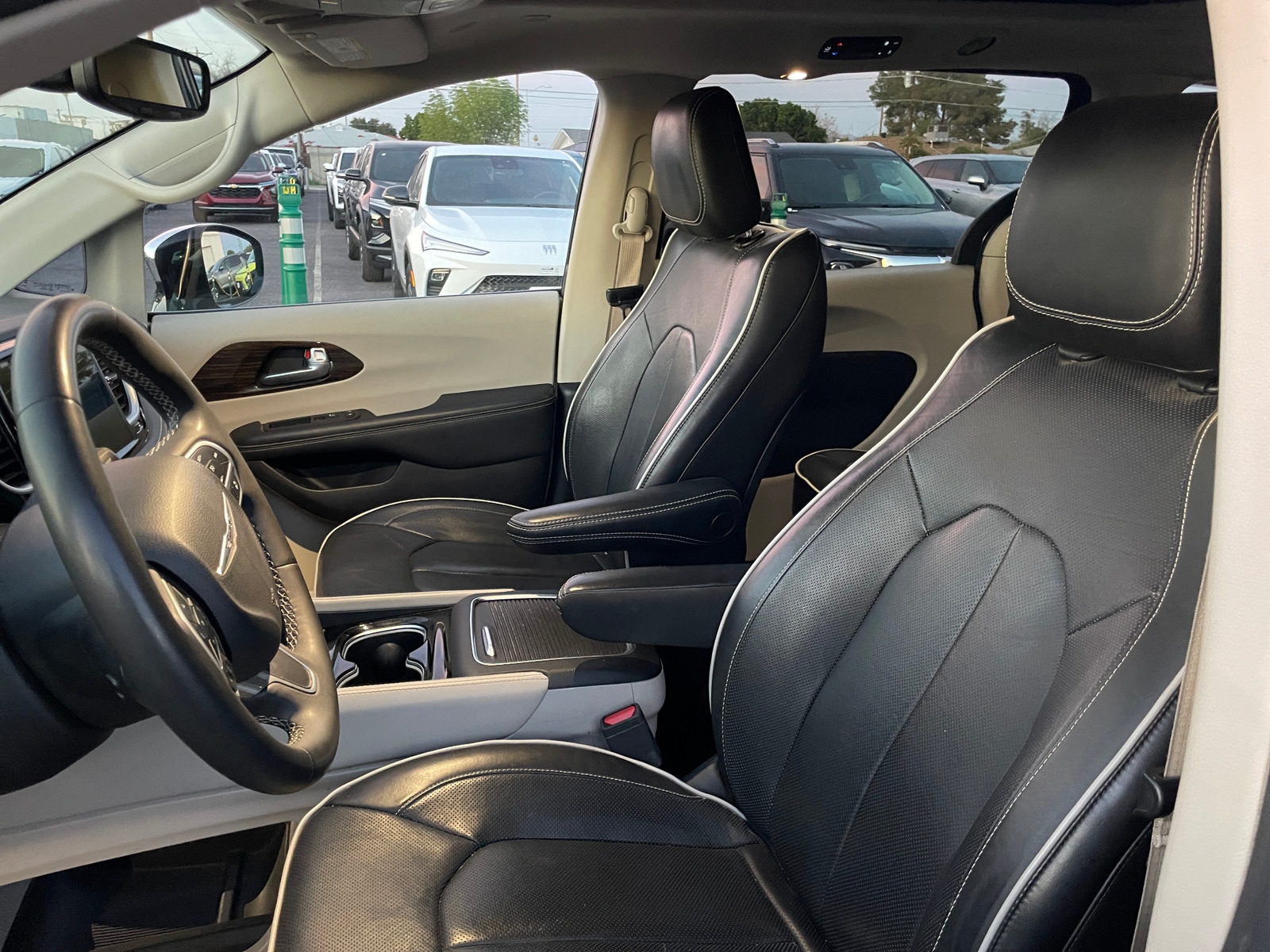 Thumbnail: 2023 Chrysler Pacifica - 2