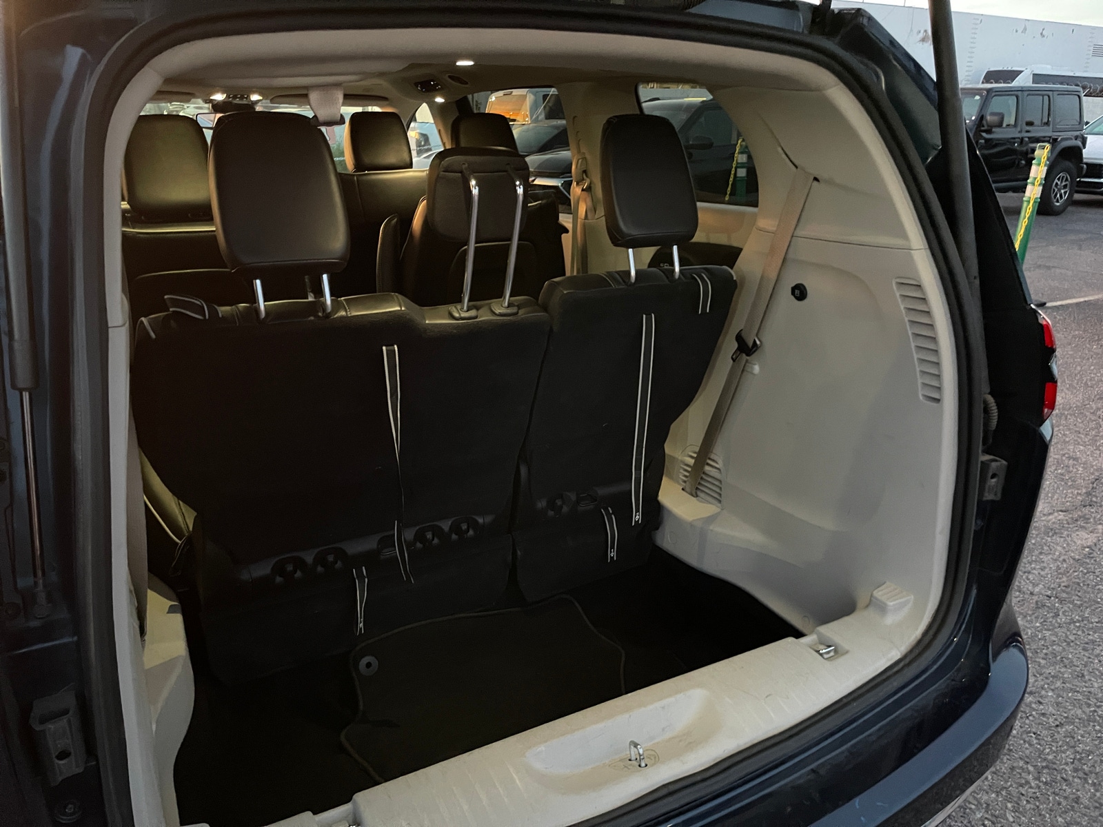 Thumbnail: 2023 Chrysler Pacifica - 6