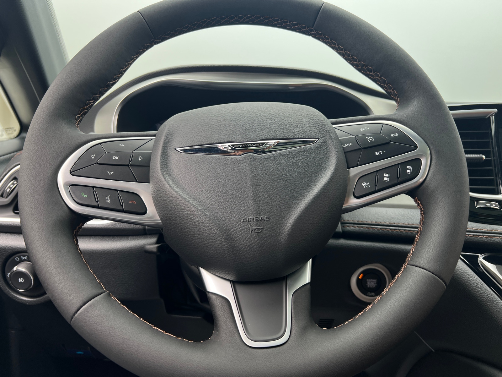 Thumbnail: 2026 Chrysler Pacifica - 4