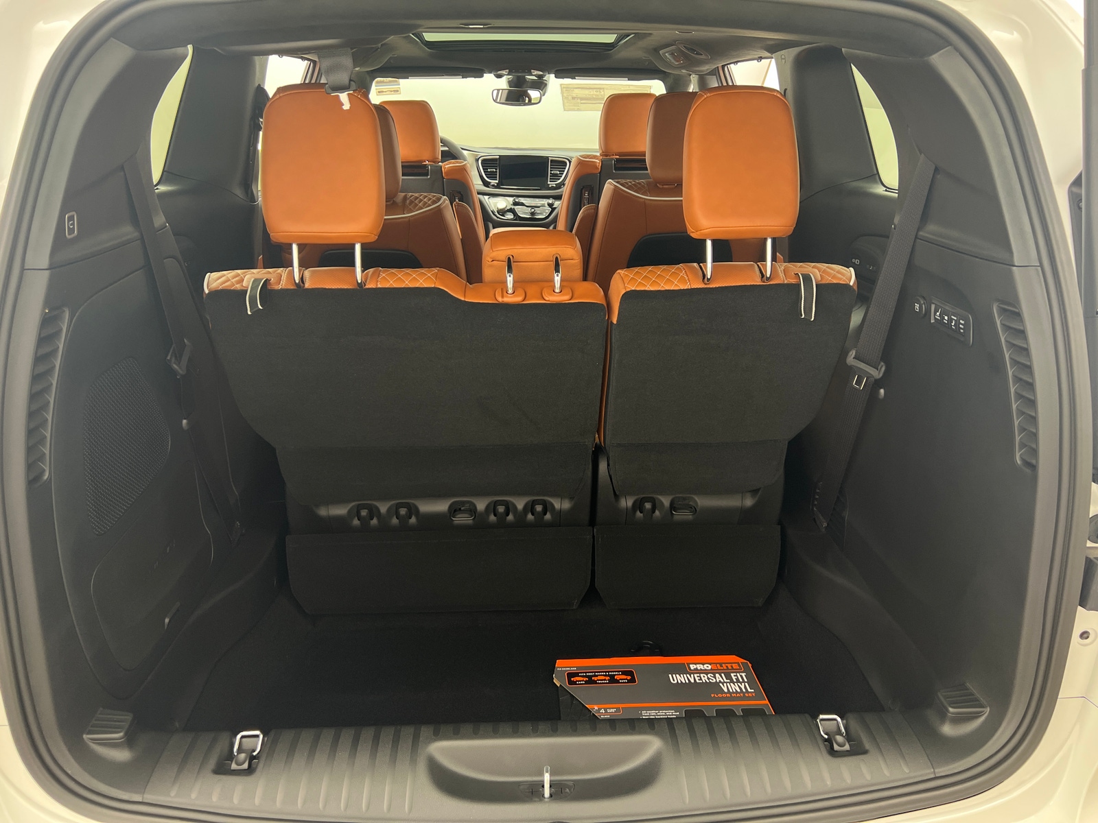 Thumbnail: 2026 Chrysler Pacifica - 6