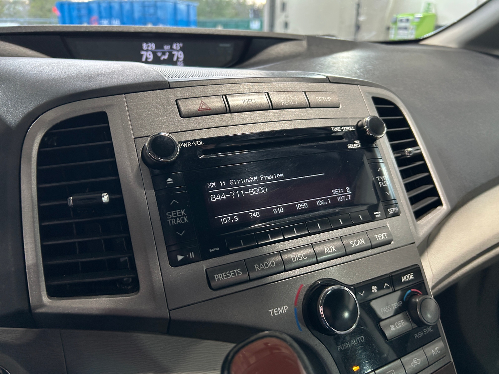 Thumbnail: 2011 Toyota Venza - 3