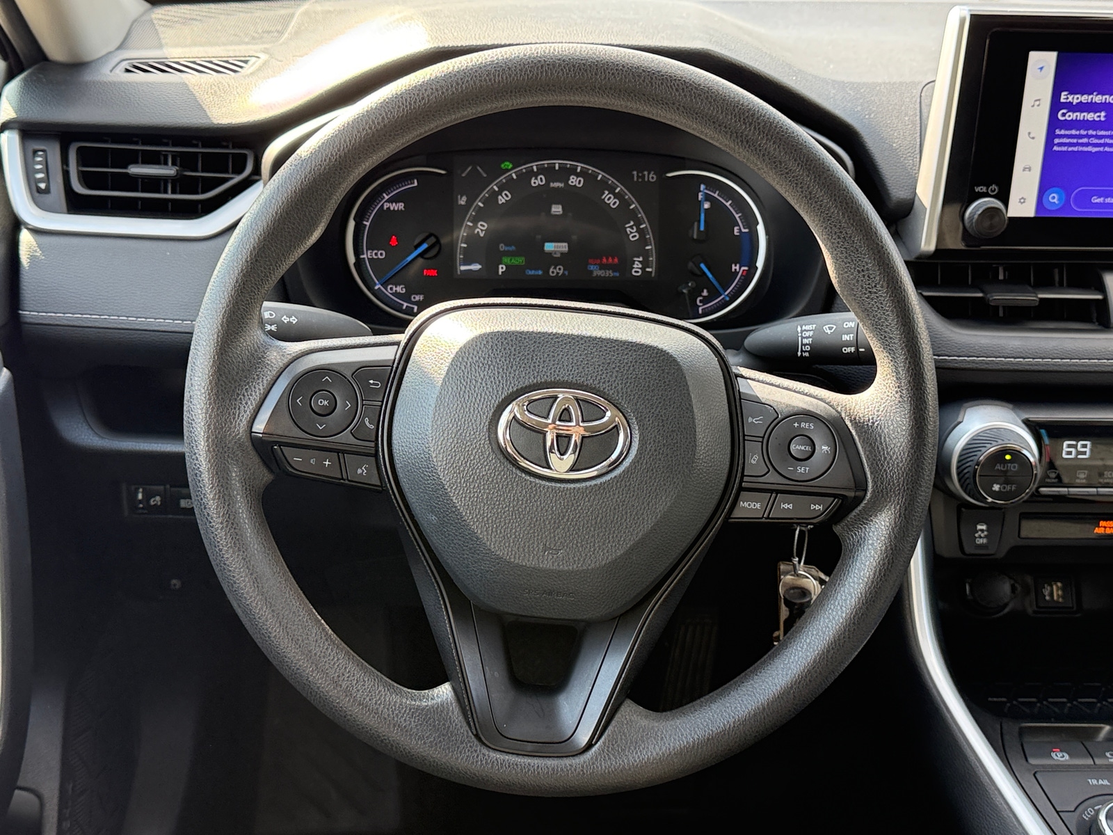 Thumbnail: 2025 Toyota RAV4 - 5