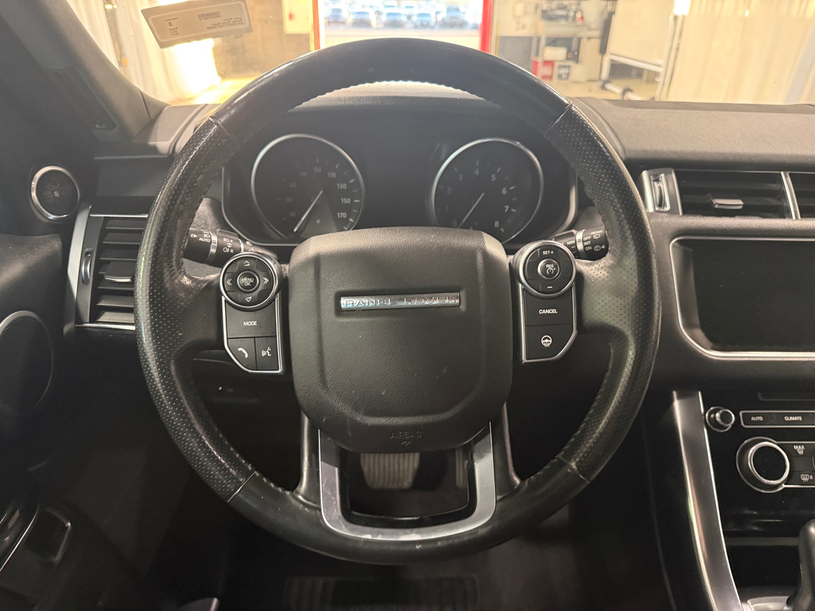 Thumbnail: 2017 Land Rover Range Rover Sport - 4