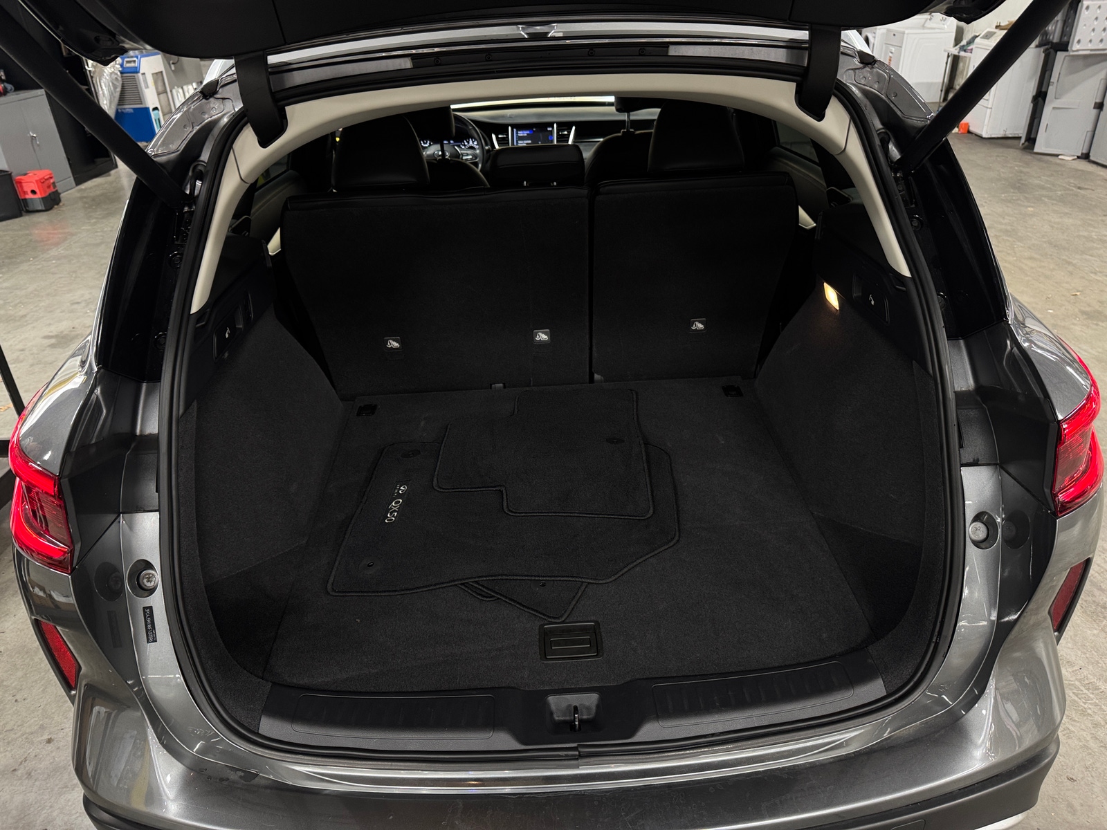 Thumbnail: 2019 INFINITI QX50 - 6