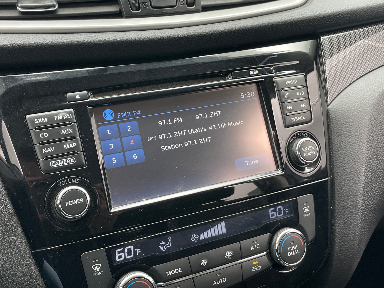 Thumbnail: 2016 Nissan Rogue - 3