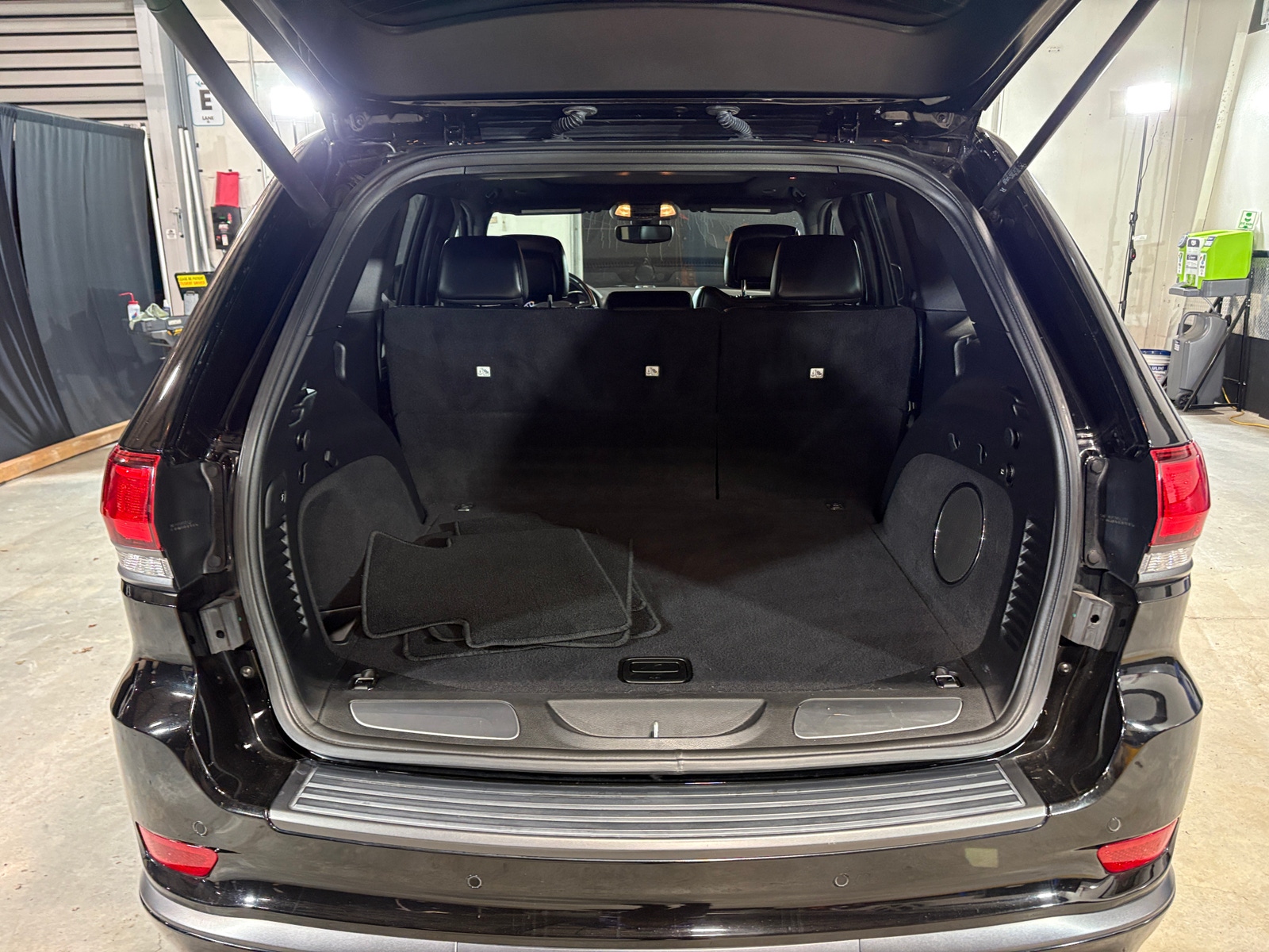 Thumbnail: 2019 Jeep Grand Cherokee - 6