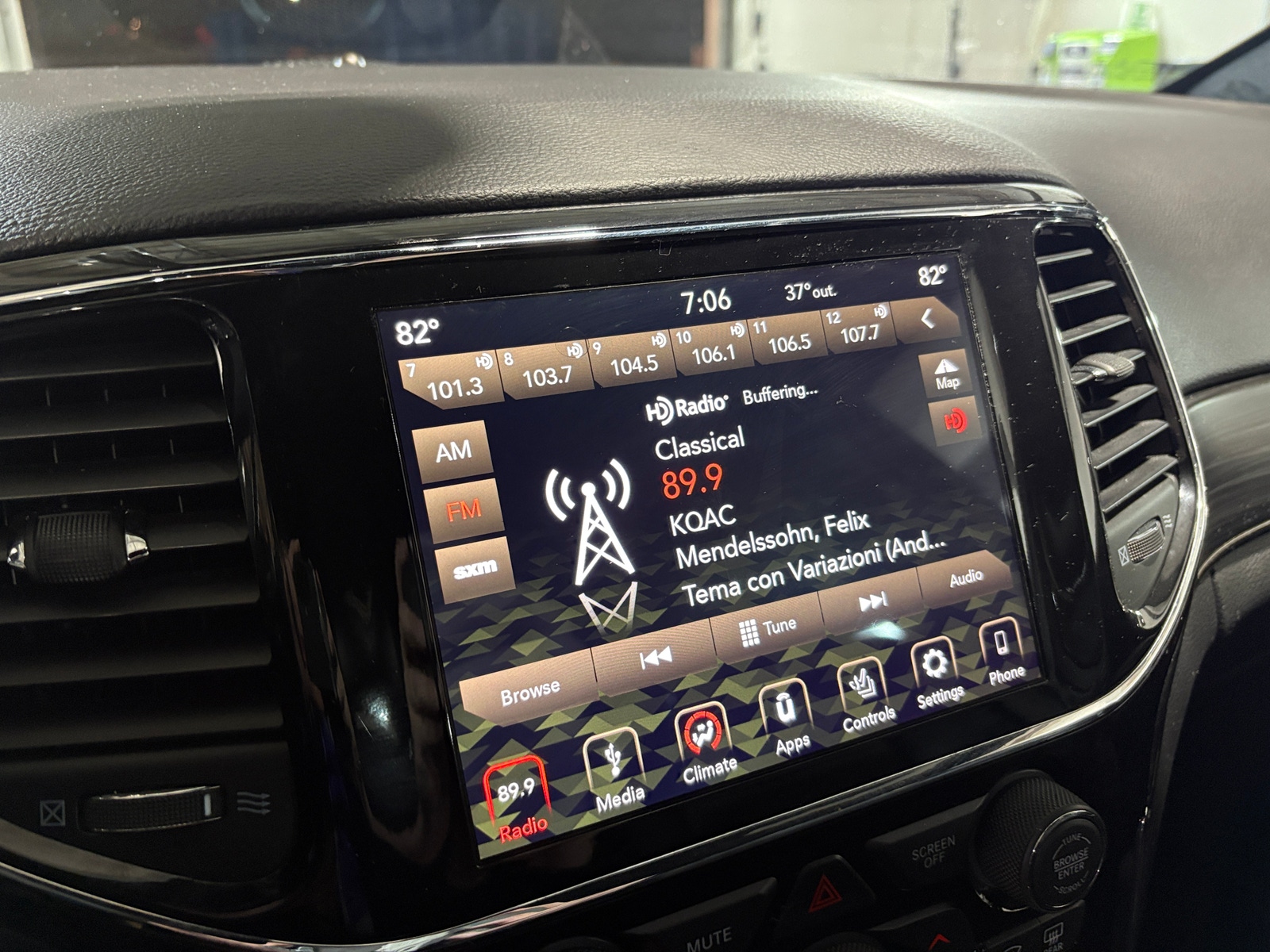 Thumbnail: 2019 Jeep Grand Cherokee - 3