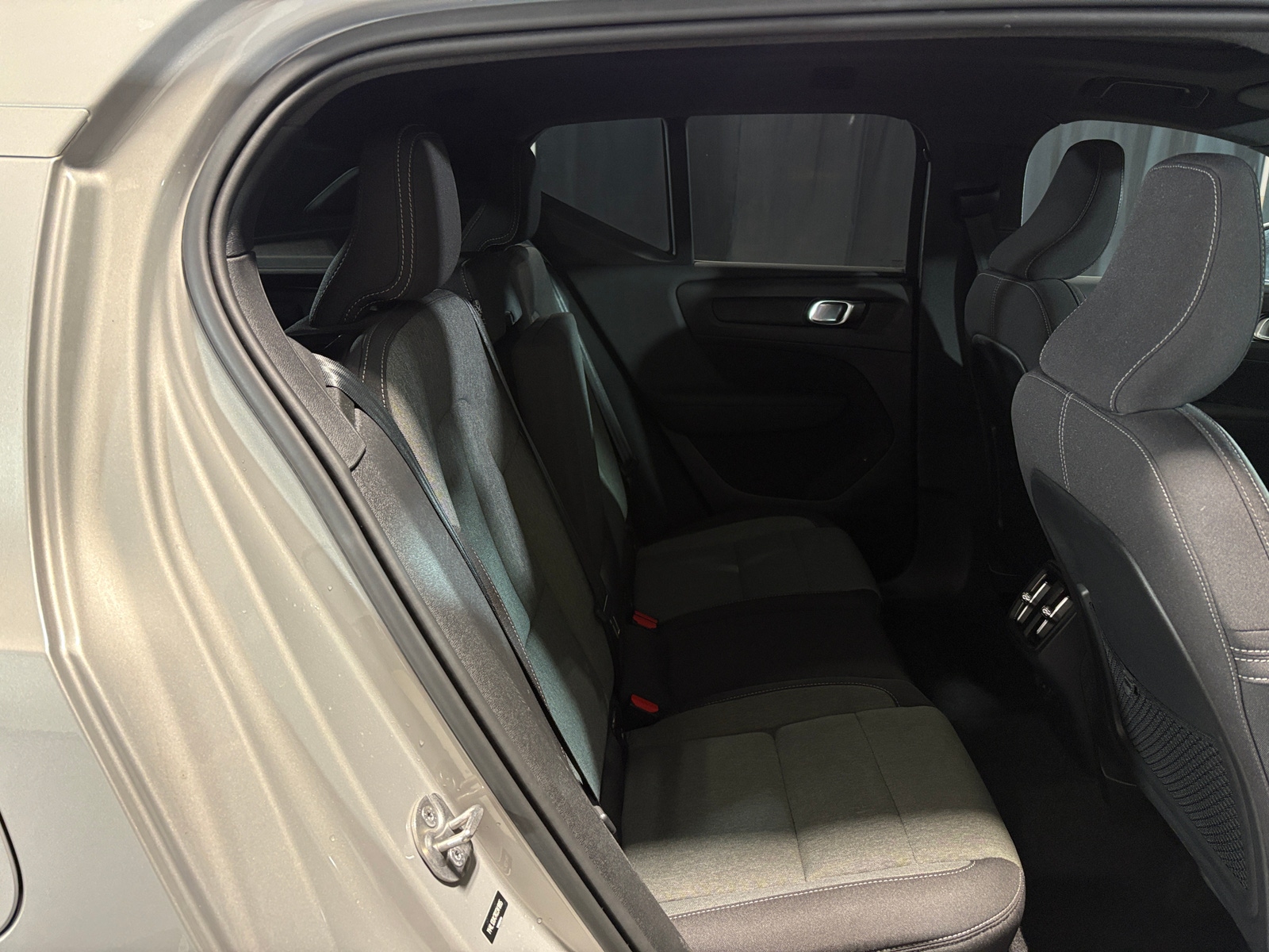 Thumbnail: 2024 Volvo XC40 - 6