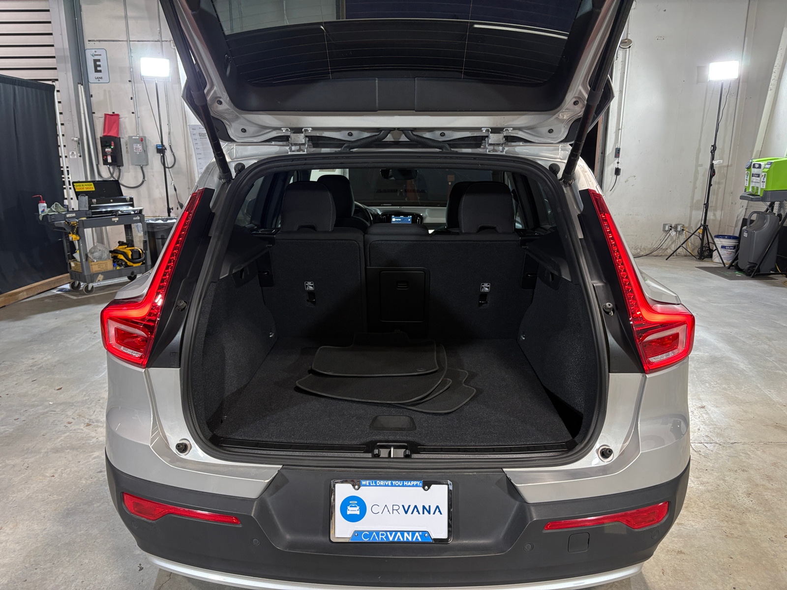 Thumbnail: 2024 Volvo XC40 - 7