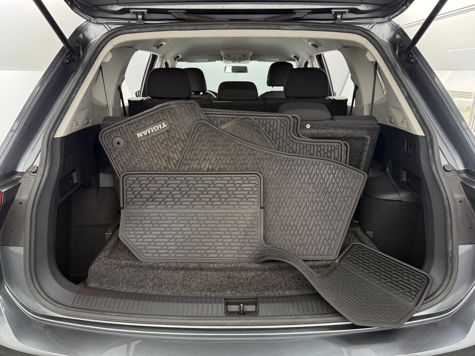 Thumbnail: 2020 Volkswagen Tiguan - 7