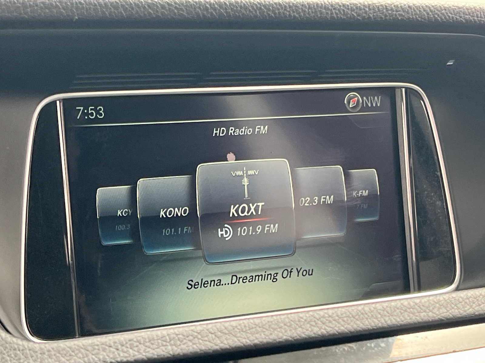 Thumbnail: 2016 Mercedes-Benz E-Class - 3