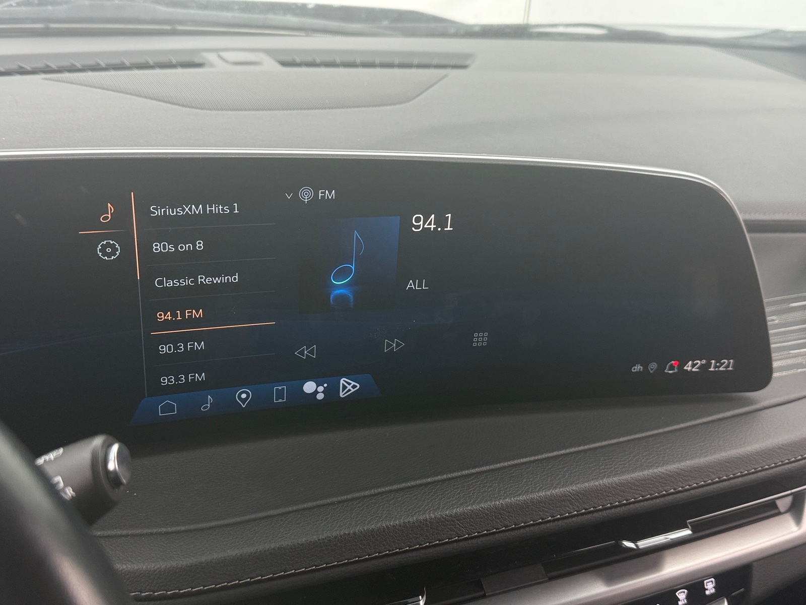 Thumbnail: 2024 Cadillac XT4 - 3