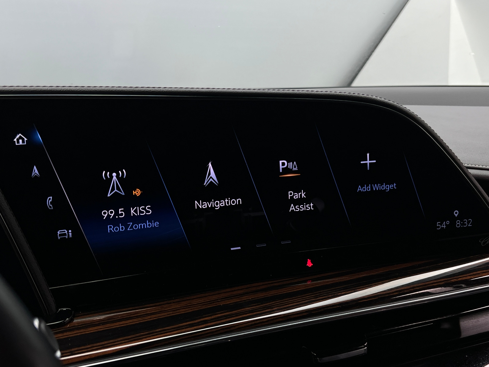 Thumbnail: 2024 Cadillac Escalade - 3