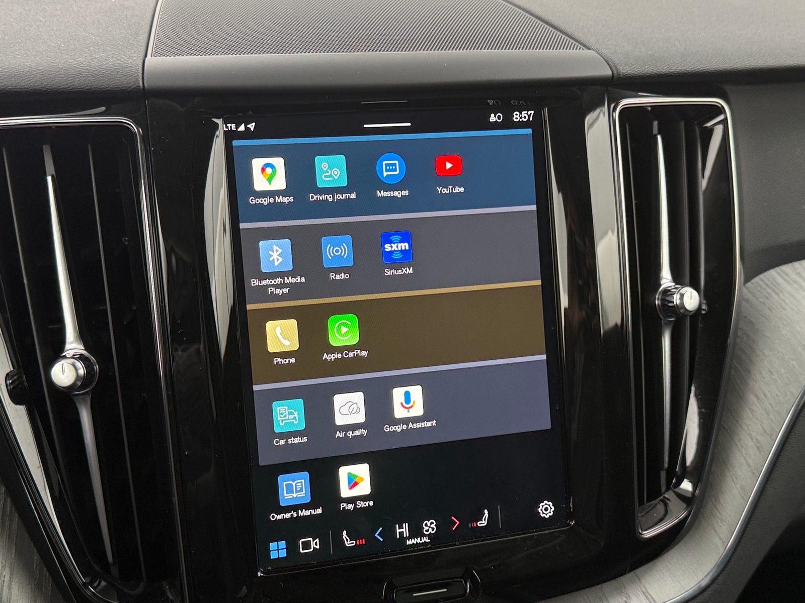 Thumbnail: 2025 Volvo XC60 - 3