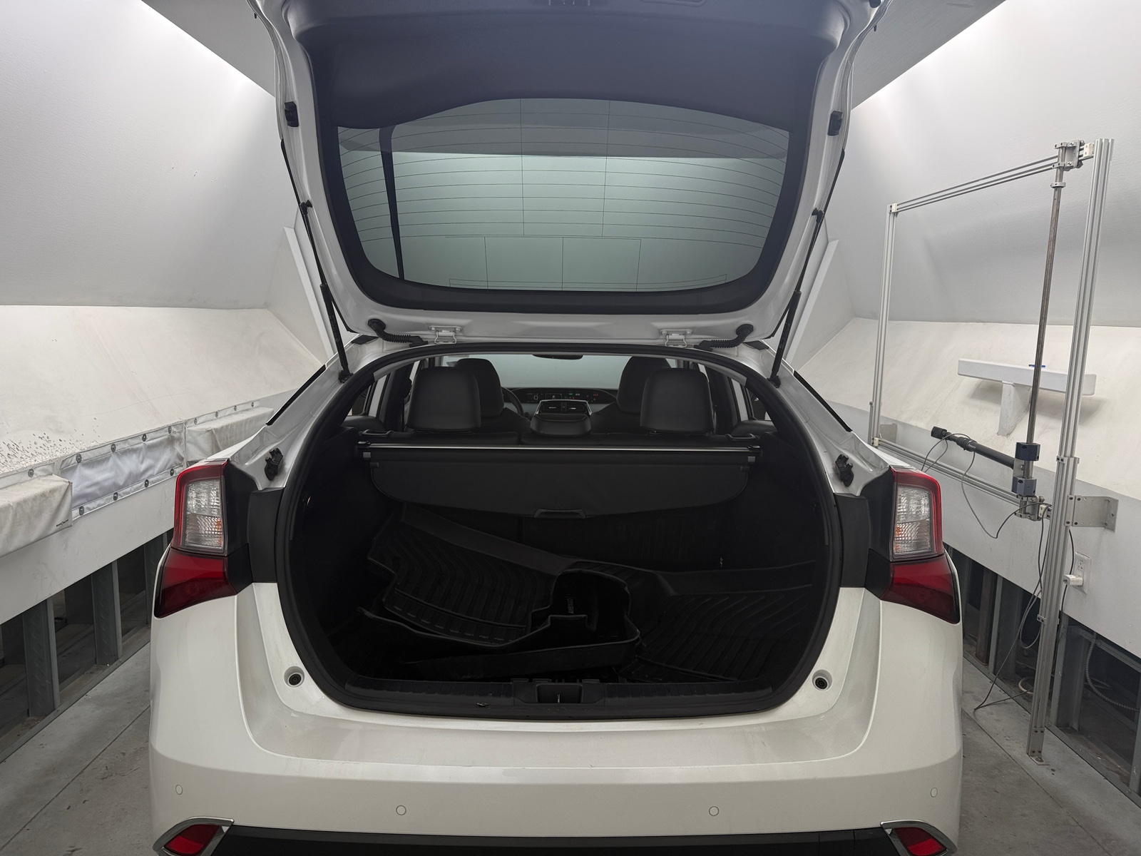 Thumbnail: 2022 Toyota Prius - 6