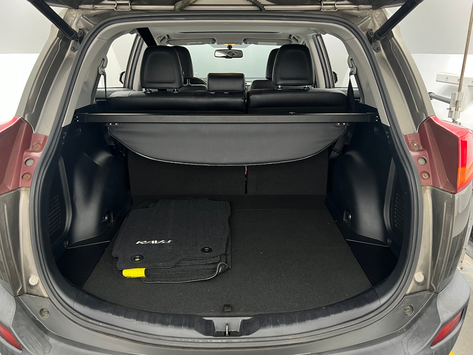 Thumbnail: 2015 Toyota RAV4 - 6