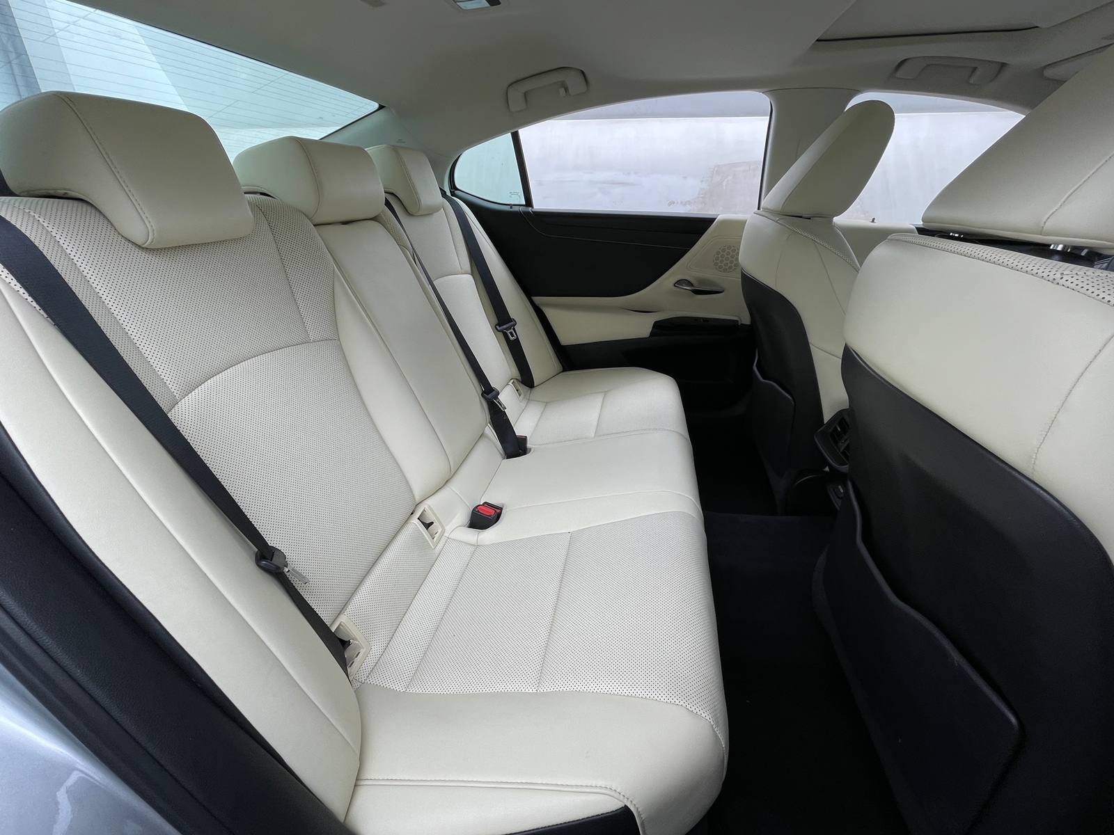 Thumbnail: 2022 Lexus ES - 5