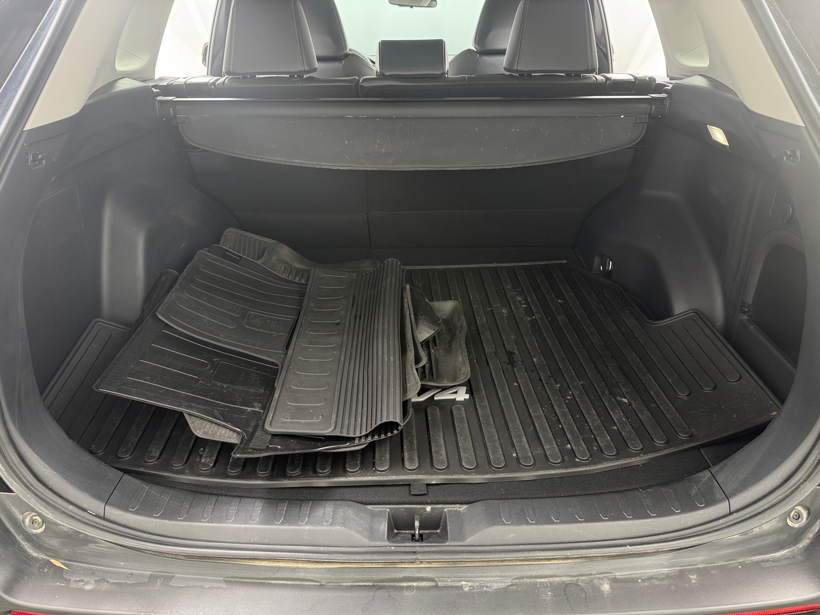 Thumbnail: 2025 Toyota RAV4 - 6