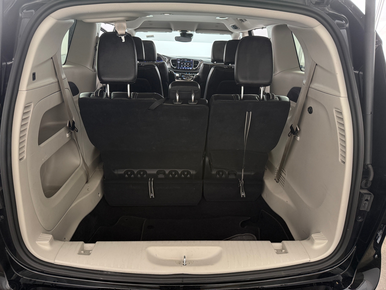 Thumbnail: 2024 Chrysler Pacifica - 6