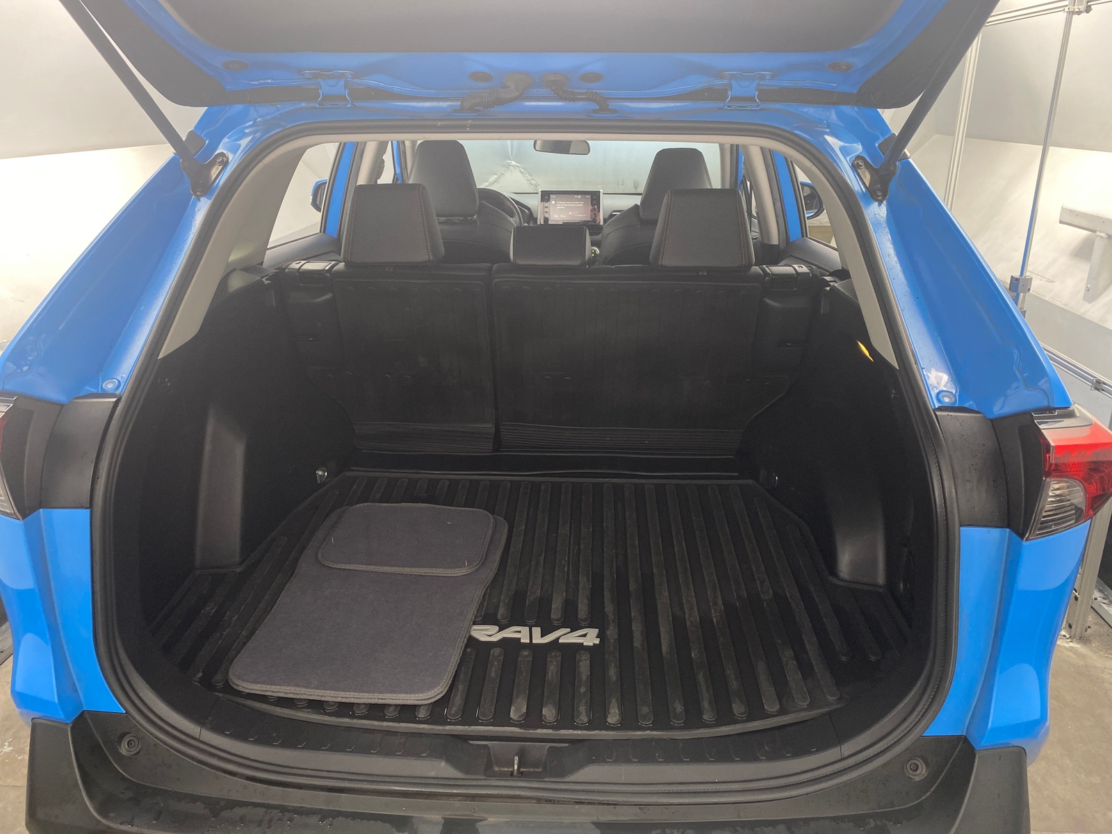 Thumbnail: 2021 Toyota RAV4 - 6