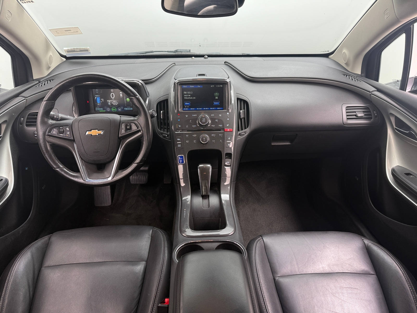 Thumbnail: 2015 Chevrolet Volt - 2