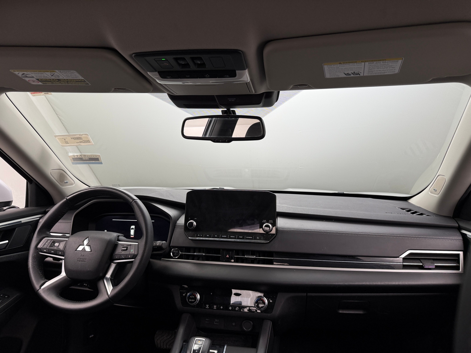 Thumbnail: 2023 Mitsubishi Outlander - 2