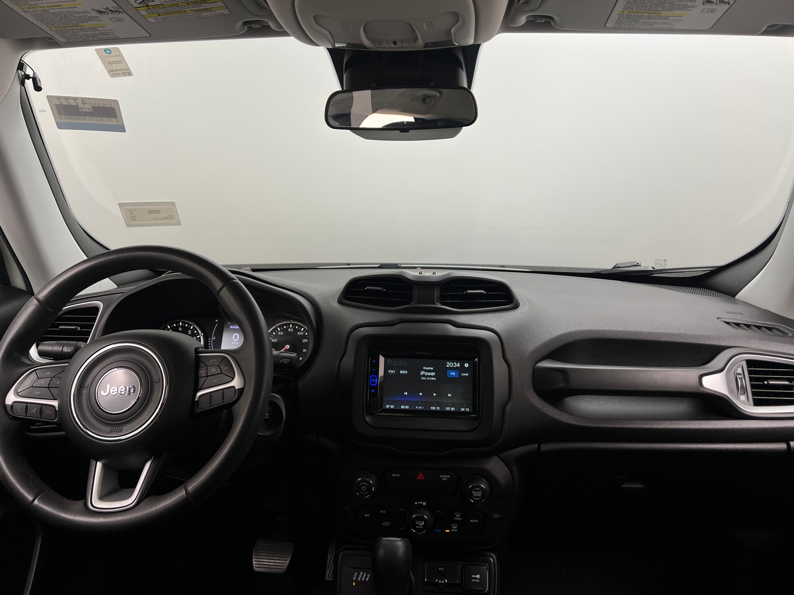 Thumbnail: 2018 Jeep Renegade - 3