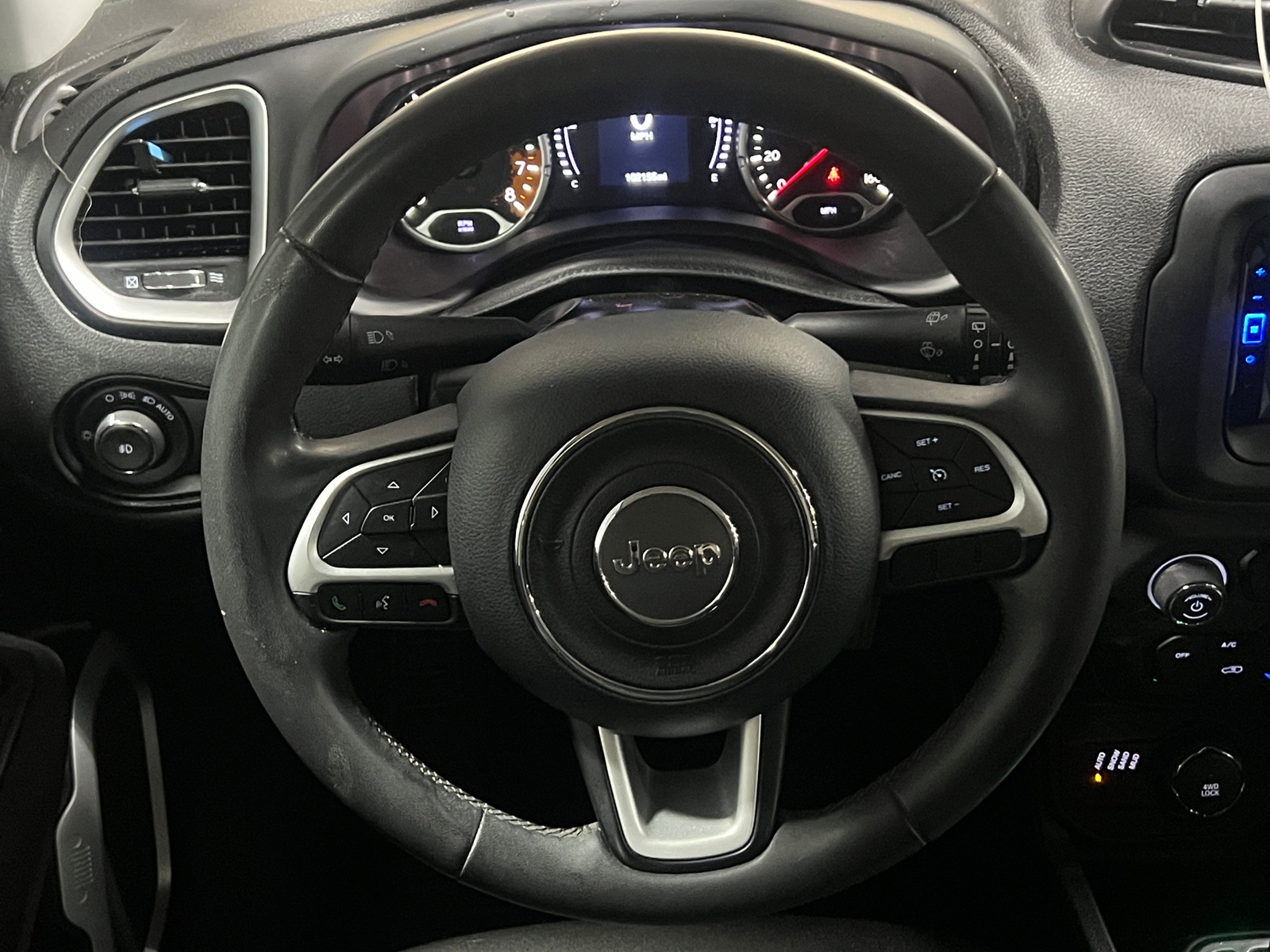 Thumbnail: 2018 Jeep Renegade - 5