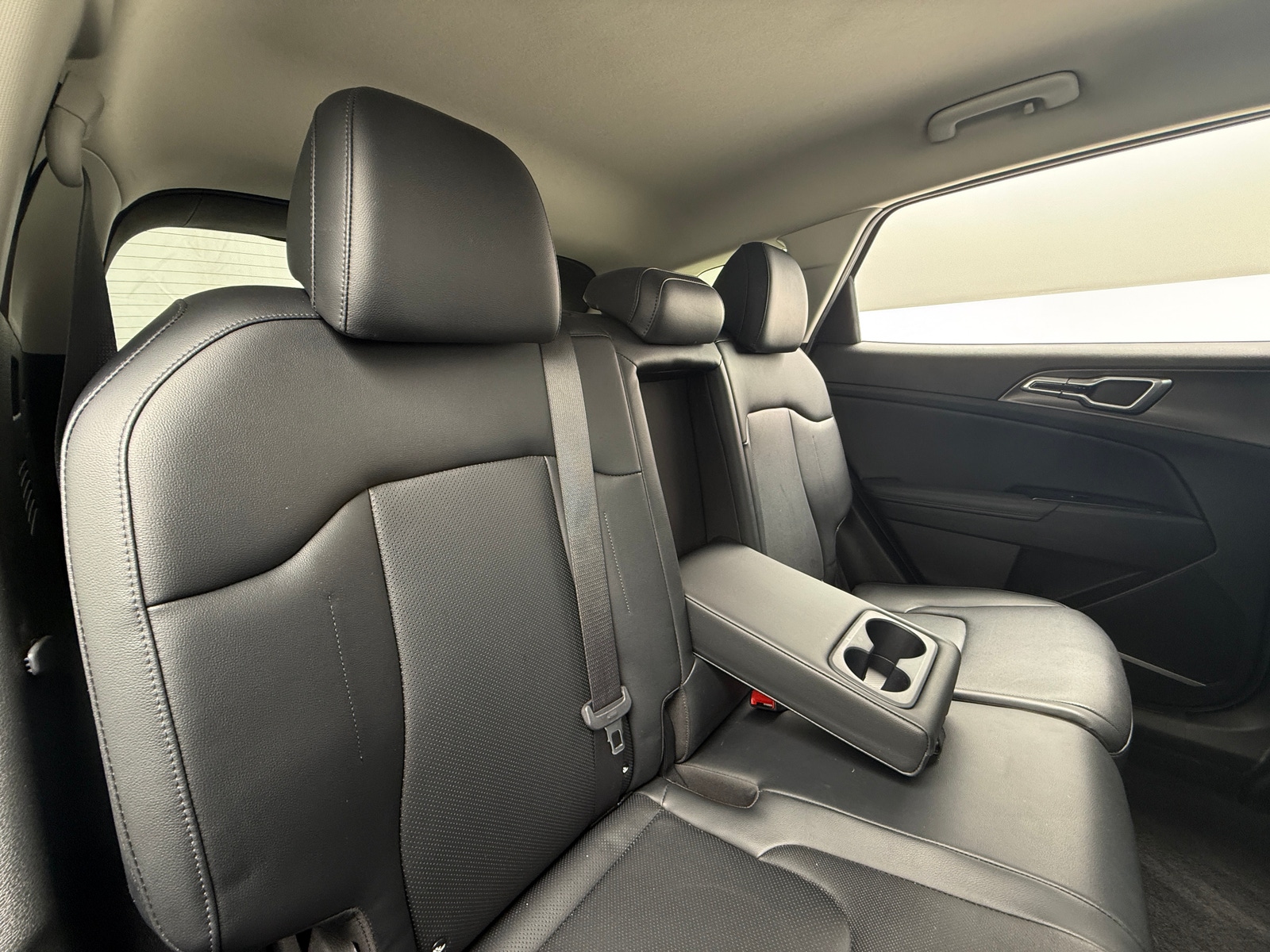 Thumbnail: 2023 Kia Sportage - 5