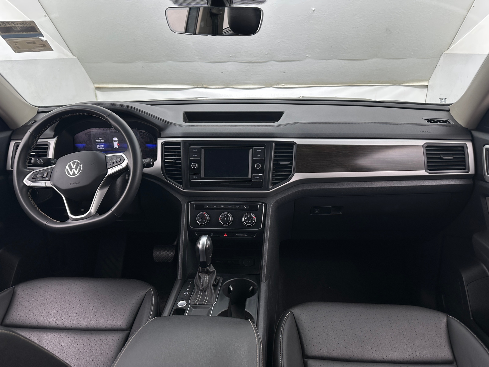 Thumbnail: 2023 Volkswagen Atlas - 2