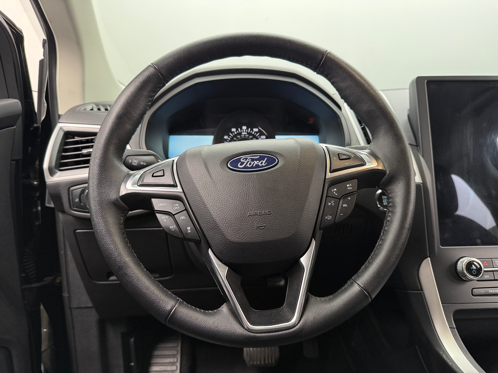 Thumbnail: 2024 Ford Edge - 4