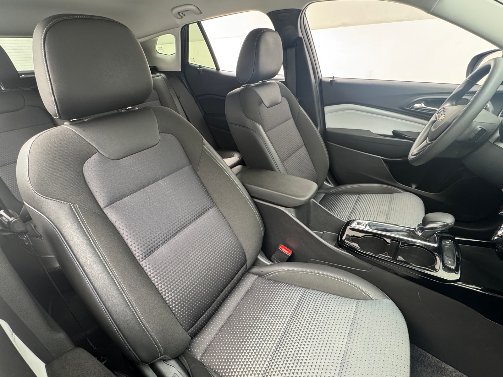 Thumbnail: 2025 Chevrolet Trax - 2