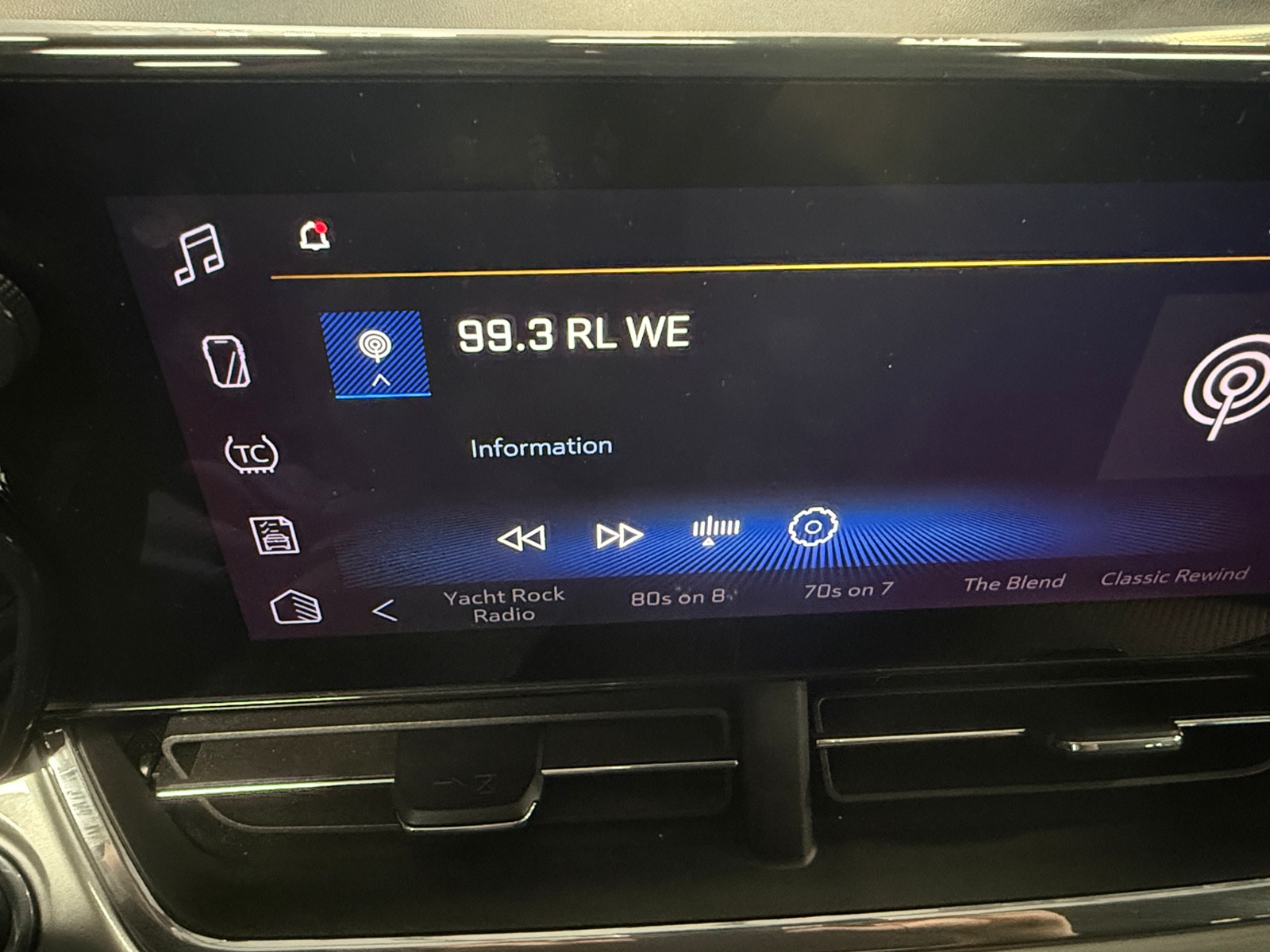 Thumbnail: 2025 Chevrolet Trax - 4