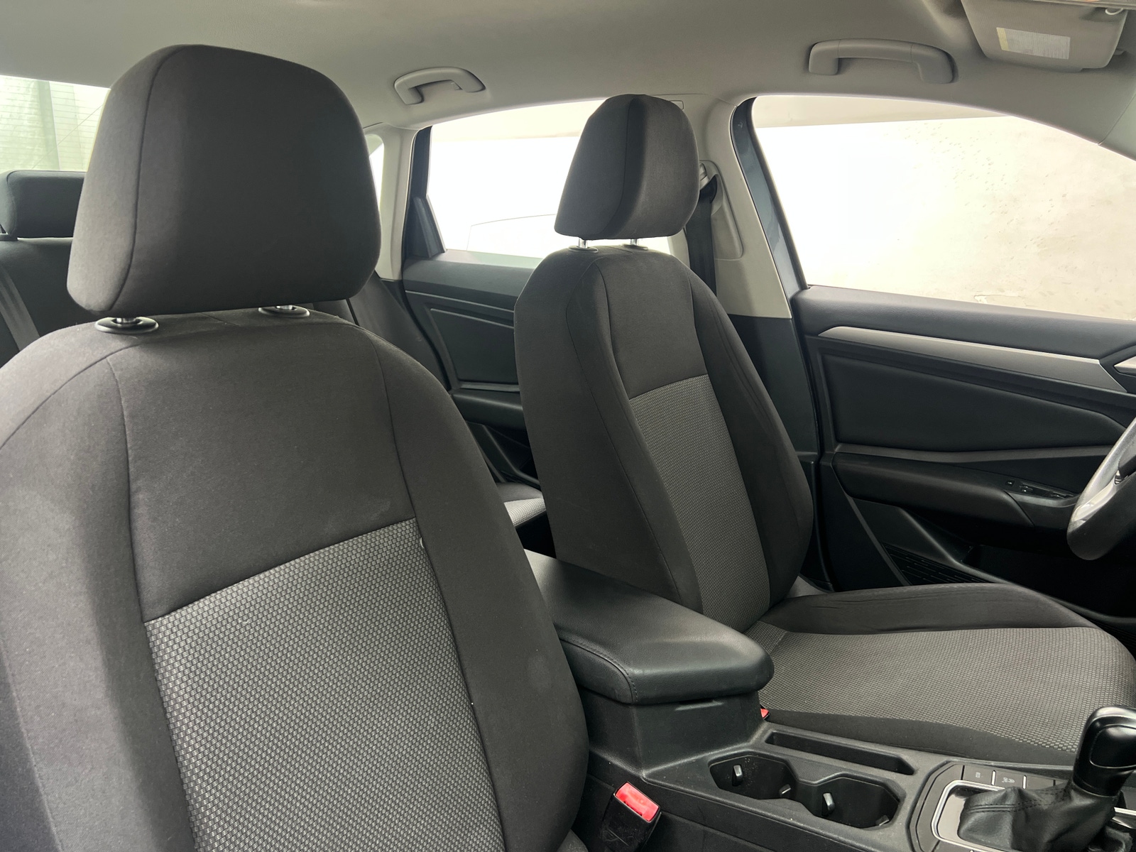 Thumbnail: 2019 Volkswagen Jetta - 2