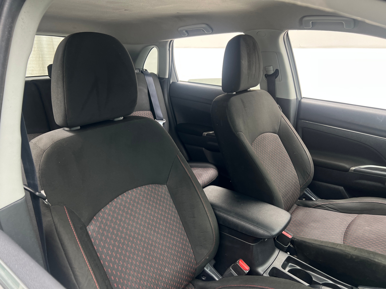 Thumbnail: 2019 Mitsubishi Outlander Sport - 2